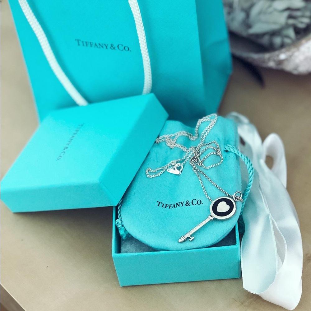 NWT Tiffany & Co Keys Heart Necklace with Chain
